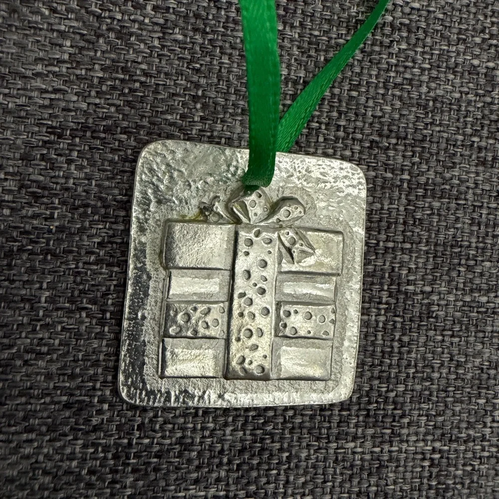 Vilmain Vintage 2002 Square Pewter Christmas Ornaments Set of 3 Glad Tidings Box